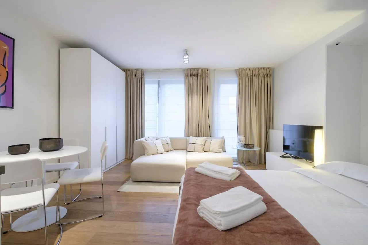 Apartment Charmant Studio Proche De La Toison D'Or Brussels