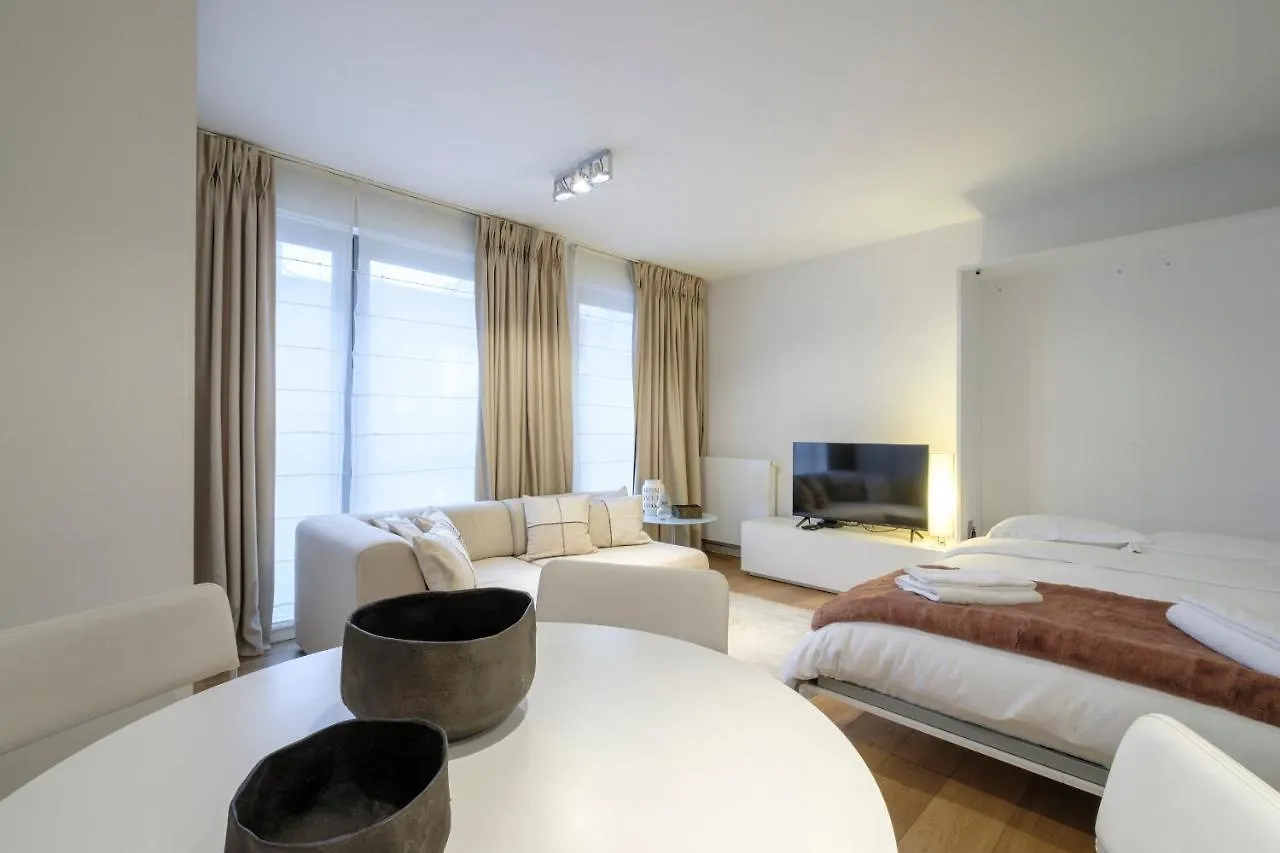 Apartment Charmant Studio Proche De La Toison D'Or Brussels
